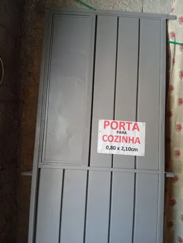 Porta de ferro para cozinha