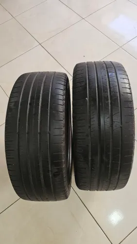 Pneus 235/ 45/ 19 