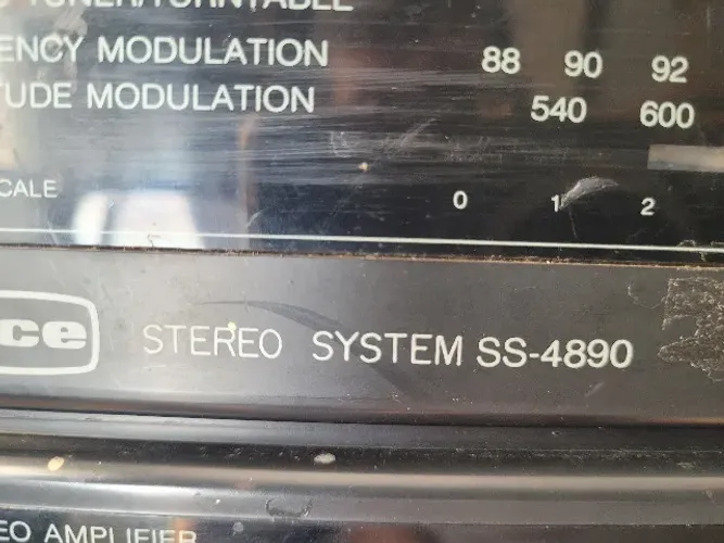 Toca Discos CCE SS-4890 (LEIA O ANUNCIO)