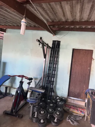 Equipamentos de musculação semi novos 