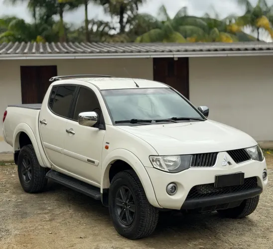 Mitsubishi L200 Triton HPE 3.2 CD TB Int.diesel AUT 2010