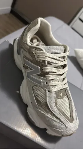Vendo tênis new balance 9060