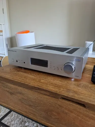 Amplificador Integrado Cambrirdge Audio 851a
