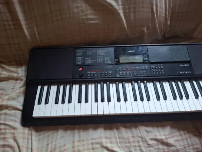Teclado Musical CT-X700