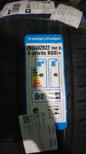 Vendo ou troco pneu 265/40ZR22 novo