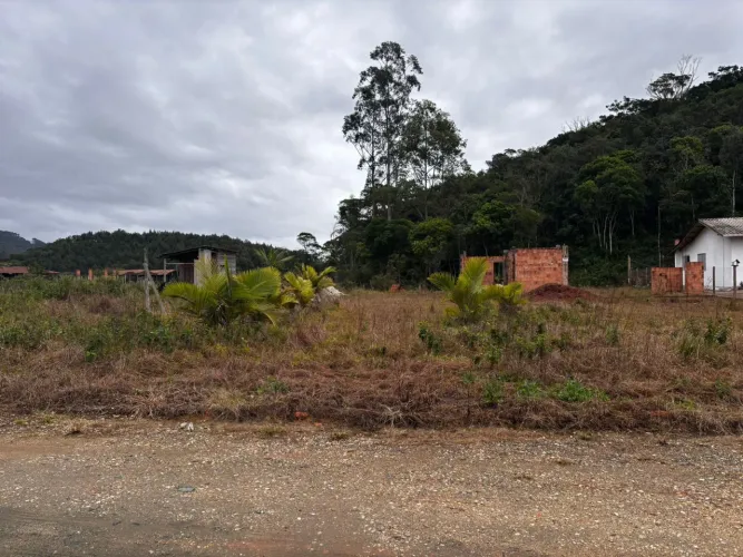 Lote em canelinha SC