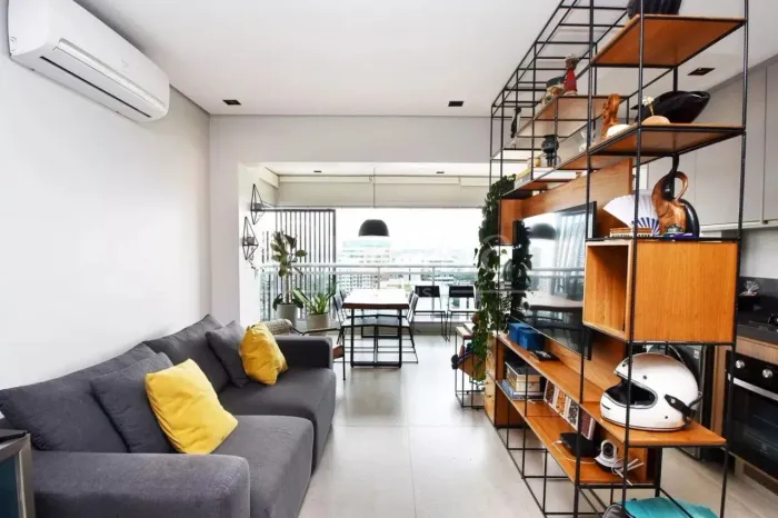 Apartamento mobiliado para locação e à venda com 74m², Pinheiros, São Paulo.