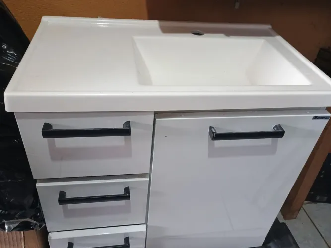 Armário de banheiro