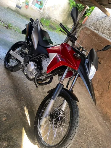 VENDO XRE OU TROCO POR 160 , DEPENDENDO DA 160 QUERO VOLTA $$$ !