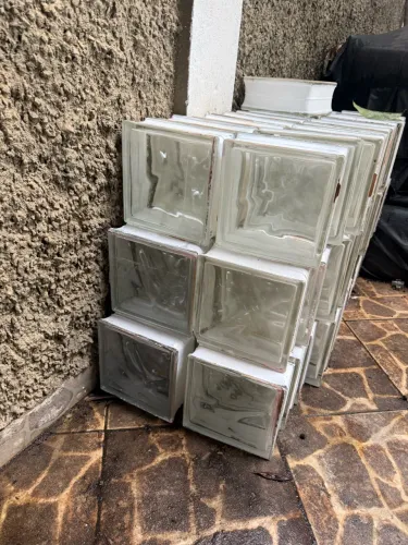Tijolos de Vidro / Blocos de Vidro - Usados - Ótimo para Construção e Decoração