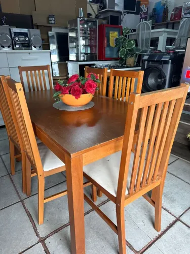 Mesa 6 cadeiras