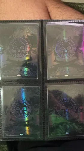 Set 4x Swamp (Phyrexian) - Full Art (Oil Slick Raised Foil)