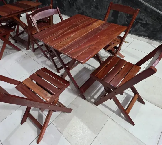 Conjunto de mesa c/ cadeiras