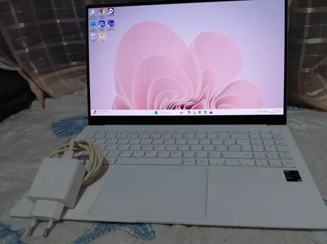 Samsung Galaxy i7 de 11ª geração, 16 GB de RAM e 1 TB