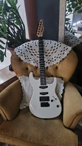 Guitarra com pedaleira
