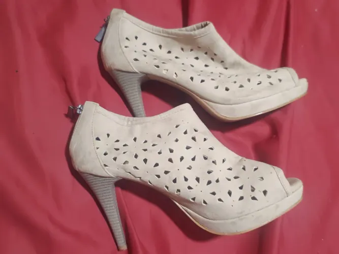 Vendo salto estilo Peep toe