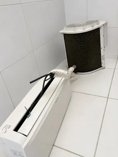 Ar-condicionado Britânia 9.000 BTUs, 220V<br><br>ENTRAR EM CONTATO COM O NÚMERO *81