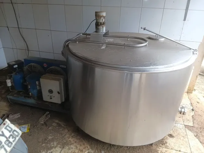 Vende se resfriador de leite