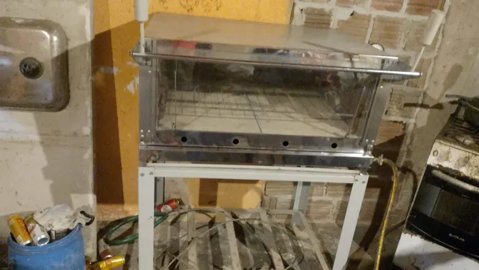FORNO DE PADARIA A GÁS.OBS: FORNO USADO. PREÇO A NEGÓCIAR PRA VIM BUSCAR !