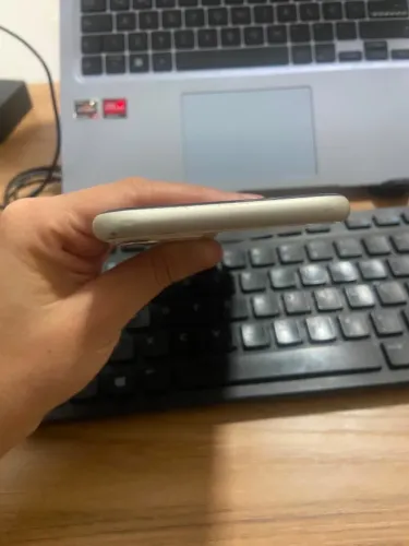 iPhone 11 64GB todo original 