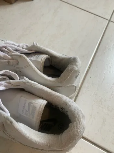 2 Tênis Nikes (N original)
