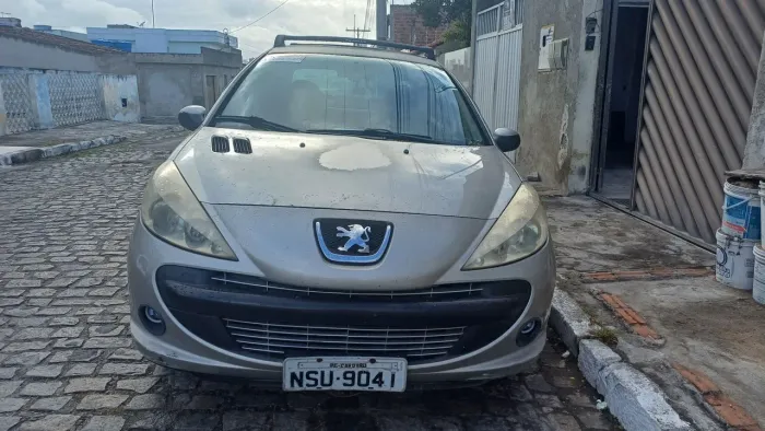 Peugeot 207 Sedan Passion XR 1.4 Flex 8V 4P 2011