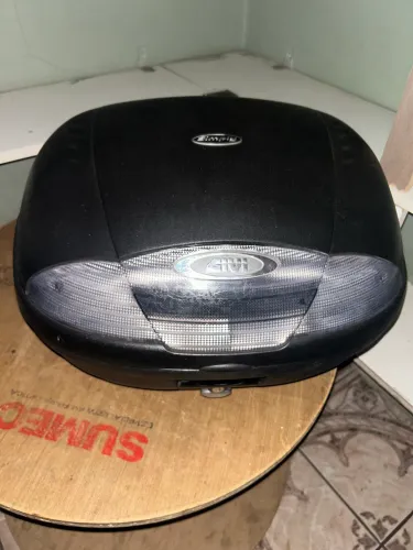 Baú givi