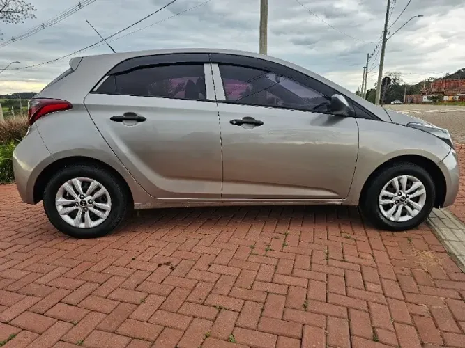 Hyundai HB20 Unique 1.0 Flex 12V Mec. 2019