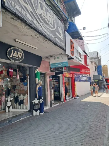 Loja no centro de São Gonçalo com 18m²- passo o ponto