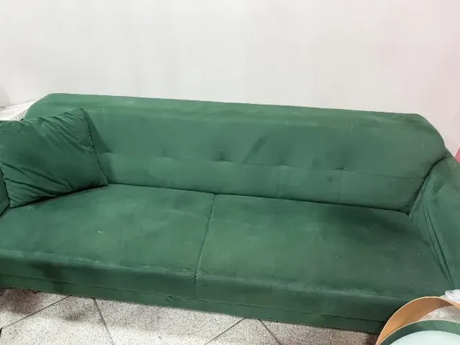 Vendo Sofa Verde Esmeralda Semi novo pouco tempo de Uso
