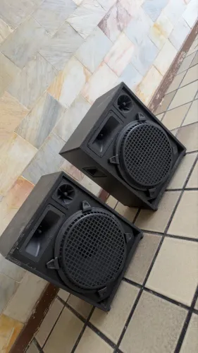 Caixa de som acústica 