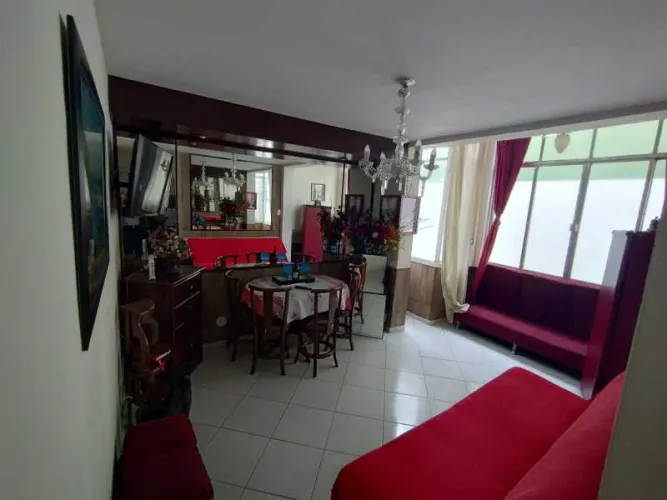 Apartamento - / Residencial / Copacabana