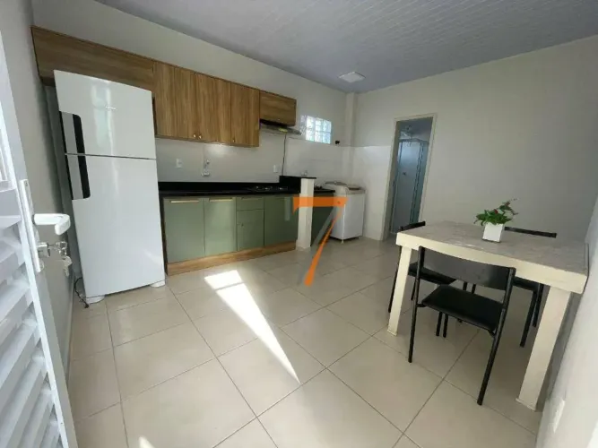 Casa com 2 dormitórios para alugar, 60 m² por R$ 2.400,00/mês - Estreito - Florianópolis/S
