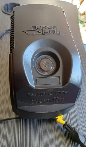 Estabilizador Forceline 300VA Preto 4 Tomadas