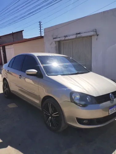 Volkswagen Polo Sedan 1.6 MI Total Flex 8V 4P 2014
