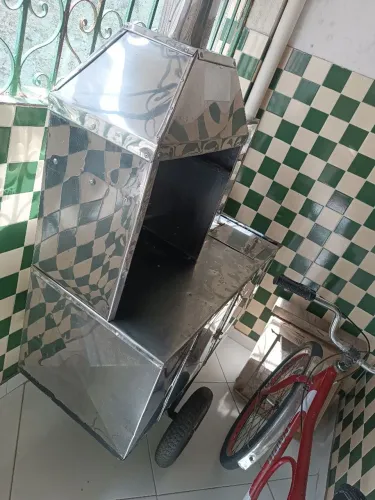 Vendo carrinho de espetinho .