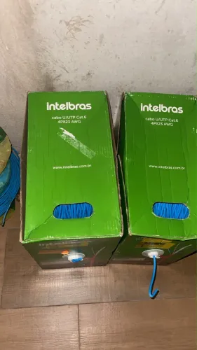 Vendo 2 cxs de cabos Intelbras 305 M