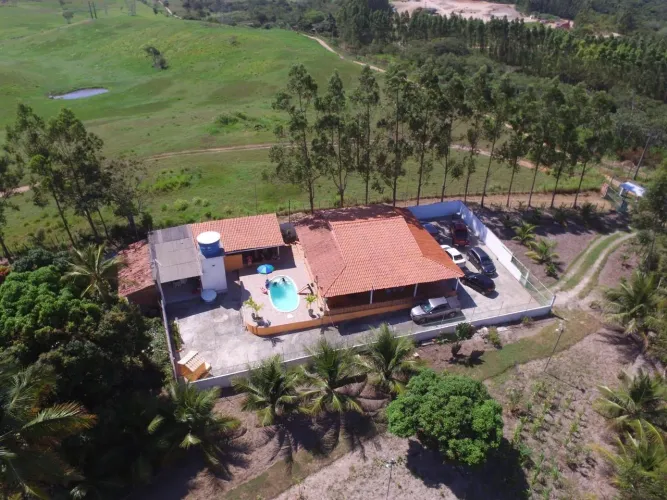 Sítio lindo com piscina 