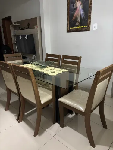 Mesa de vidro com 6 lugares