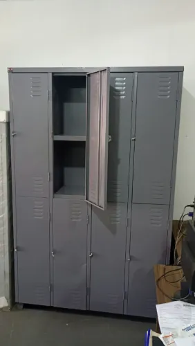 Roupeiros vestiário de porta grande com o dividor só A CENTERACO tem
