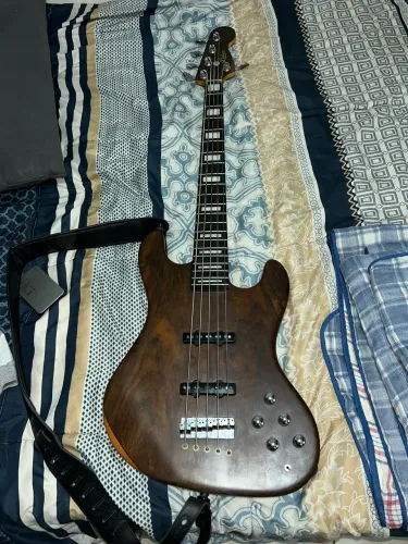Ledur Jazz Bass