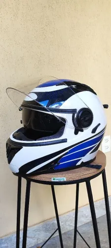 Capacete Honda com Viseira interna Fumê