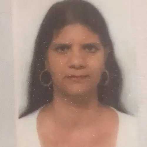 Técnica de enfermagem e cuidadora de idosos