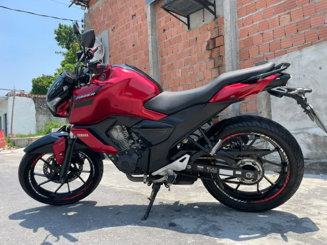 Moto FZ15