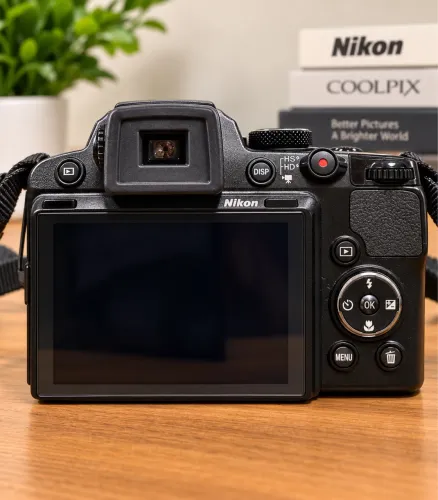 Nikon Coolpix P500 12.1MP - Zoom Óptico 36x - Full HD + Bolsa e Acessórios