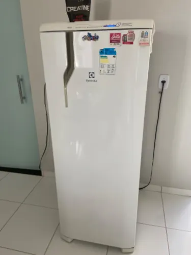 Geladeira electrolux frost free 322L