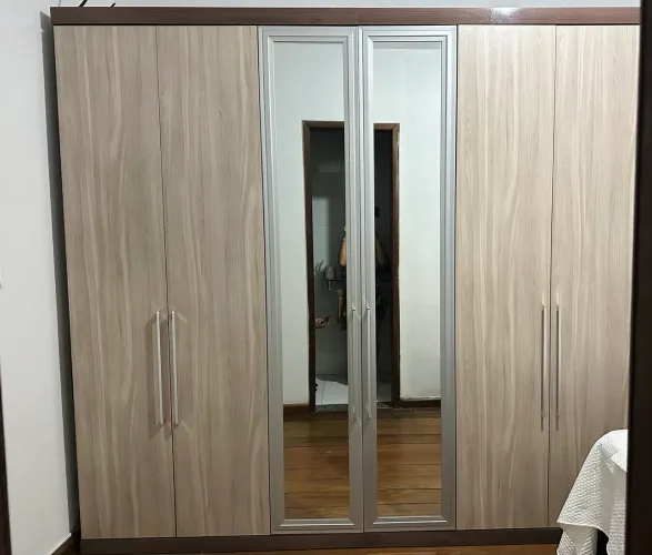 Guarda Roupa - 6 portas