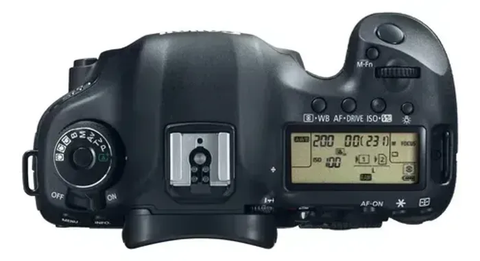 Canonc 5D mark III | Poucos Cliques com 2 baterias e grip