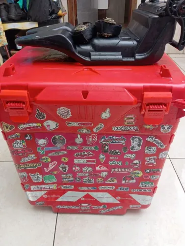 Baú 110 litros Com Suporte