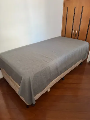 Bicama resistente,  bem sólida
